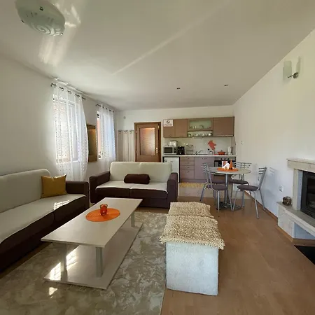 Forest Edge Apartment
